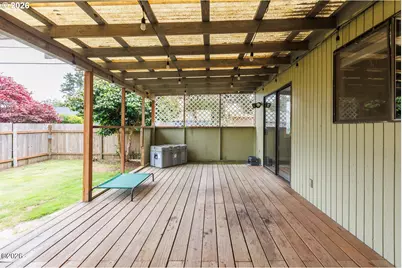 806 NE Douglas St, Newport, OR 97365 - Photo 21
