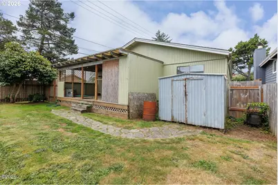 806 NE Douglas St, Newport, OR 97365 - Photo 23