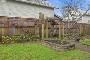 835 Ash Ave, Cottage Grove, OR 97424 - Photo 43