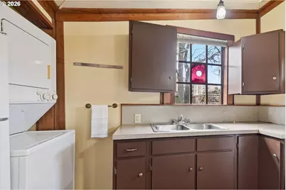 835 Ash Ave, Cottage Grove, OR 97424 - Photo 35