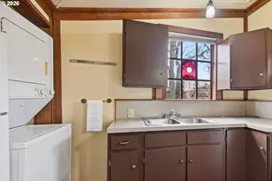 835 Ash Ave, Cottage Grove, OR 97424 - Photo 35