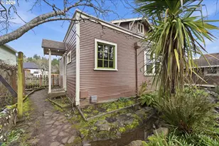 835 Ash Ave, Cottage Grove, OR 97424 - Photo 33