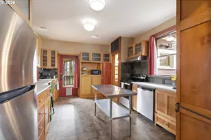 835 Ash Ave, Cottage Grove, OR 97424 - Photo 11