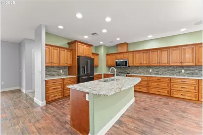 1518 NE Vista Fe Ct, Roseburg, OR 97470 - Photo 15