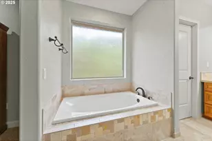1518 NE Vista Fe Ct, Roseburg, OR 97470 - Photo 27