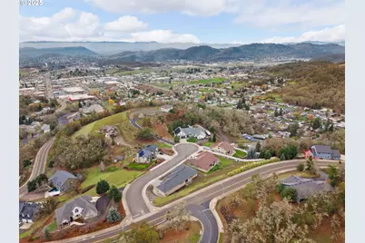 1518 NE Vista Fe Ct, Roseburg, OR 97470 - Photo 43