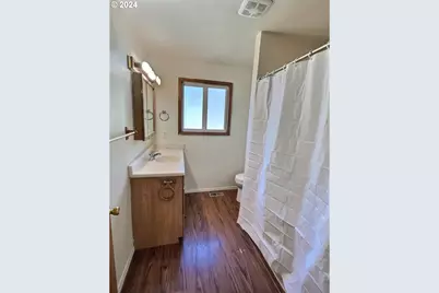 4713 N Commercial Ave, Portland, OR 97217 - Photo 9