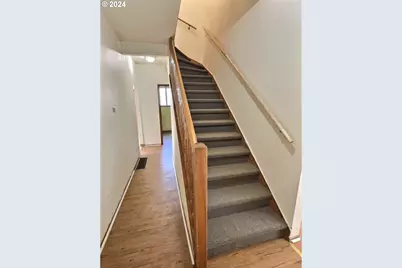 4713 N Commercial Ave, Portland, OR 97217 - Photo 7