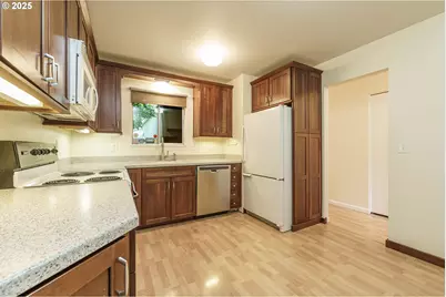 17760 NW Rolling Hill Ln, Beaverton, OR 97006 - Photo 5