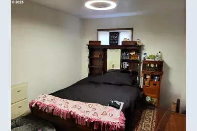 634 E Main St, Sheridan, OR 97378 - Photo 5