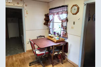 634 E Main St, Sheridan, OR 97378 - Photo 13