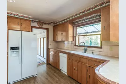 3893 Cedaroak Dr, West Linn, OR 97068 - Photo 9