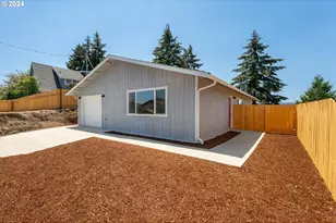 1237 SE Washington Ave, Roseburg, OR 97470 - Photo 3