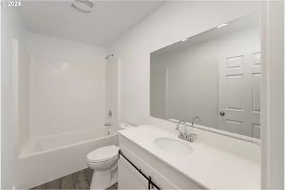 1237 SE Washington Ave, Roseburg, OR 97470 - Photo 13