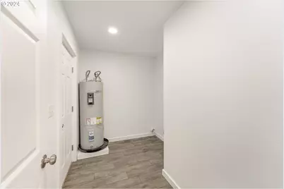 1237 SE Washington Ave, Roseburg, OR 97470 - Photo 19