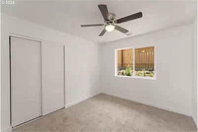 1237 SE Washington Ave, Roseburg, OR 97470 - Photo 11