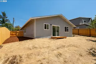 1237 SE Washington Ave, Roseburg, OR 97470 - Photo 23