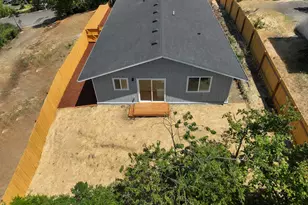 1237 SE Washington Ave, Roseburg, OR 97470 - Photo 27