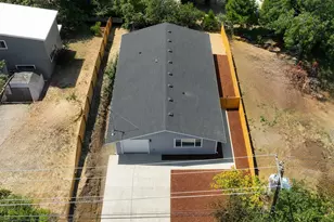 1237 SE Washington Ave, Roseburg, OR 97470 - Photo 25