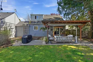 221 SE 109th Ave, Portland, OR 97216 - Photo 33