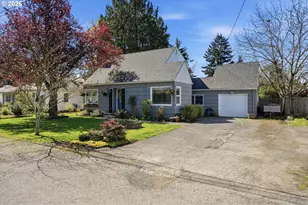 221 SE 109th Ave, Portland, OR 97216 - Photo 9