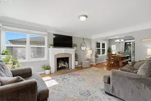 221 SE 109th Ave, Portland, OR 97216 - Photo 3