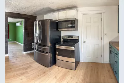 680 S 5th St, Harrisburg, OR 97446 - Photo 7