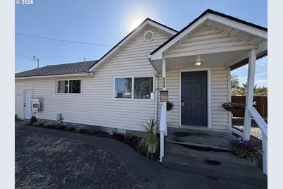 680 S 5th St, Harrisburg, OR 97446 - Photo 1