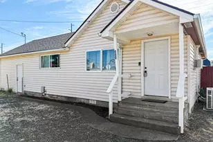 680 S 5th St, Harrisburg, OR 97446 - Photo 1
