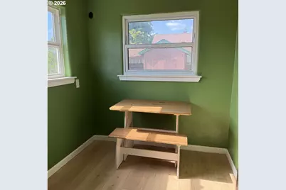 680 S 5th St, Harrisburg, OR 97446 - Photo 9