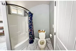 680 S 5th St, Harrisburg, OR 97446 - Photo 11