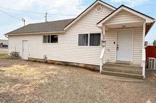 680 S 5th St, Harrisburg, OR 97446 - Photo 1