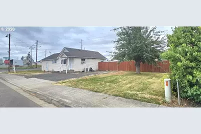 680 S 5th St, Harrisburg, OR 97446 - Photo 3