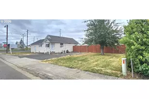 680 S 5th St, Harrisburg, OR 97446 - Photo 3