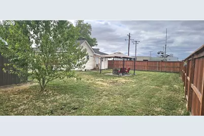 680 S 5th St, Harrisburg, OR 97446 - Photo 17