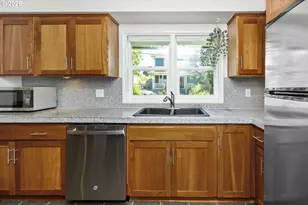 531 NE Church St, Portland, OR 97211 - Photo 17