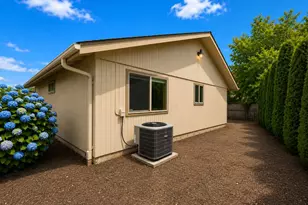 1886 Woodstock Circle, Salem, OR 97304 - Photo 33