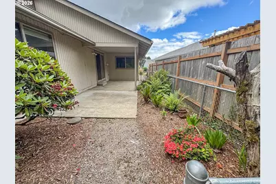1886 Woodstock Cir, Salem, OR 97304 - Photo 19