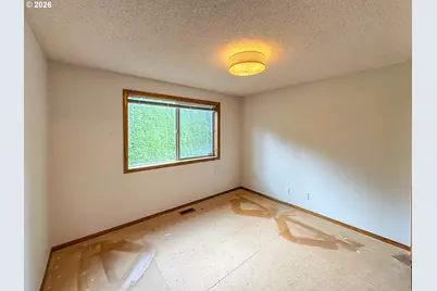 1886 Woodstock Cir, Salem, OR 97304 - Photo 13