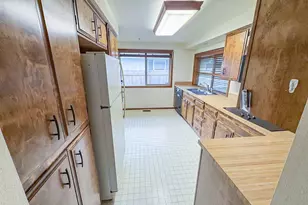 1886 Woodstock Circle, Salem, OR 97304 - Photo 11