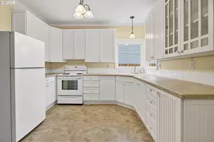 325 E Arlington St, Gladstone, OR 97027 - Photo 13