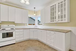 325 E Arlington St, Gladstone, OR 97027 - Photo 15