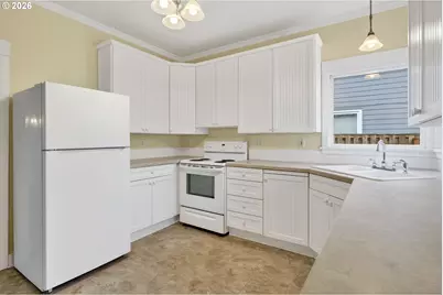 325 E Arlington St, Gladstone, OR 97027 - Photo 13