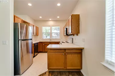 1847 S 61st St, Springfield, OR 97478 - Photo 11