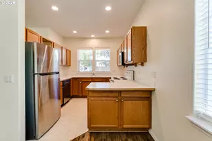1847 S 61st St, Springfield, OR 97478 - Photo 11