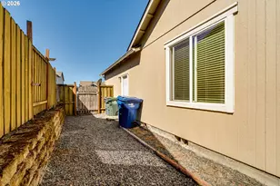 1847 S 61st St, Springfield, OR 97478 - Photo 43