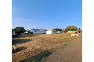 265 N 4th Ave, Elgin, OR 97827 - Photo 9