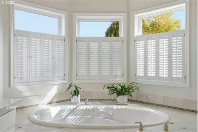 11060 SW Byrom Ter, Tualatin, OR 97062 - Photo 33