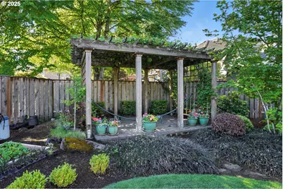 11060 SW Byrom Ter, Tualatin, OR 97062 - Photo 37