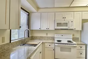 13010 NE Pinebrook St, Vancouver, WA 98684 - Photo 9